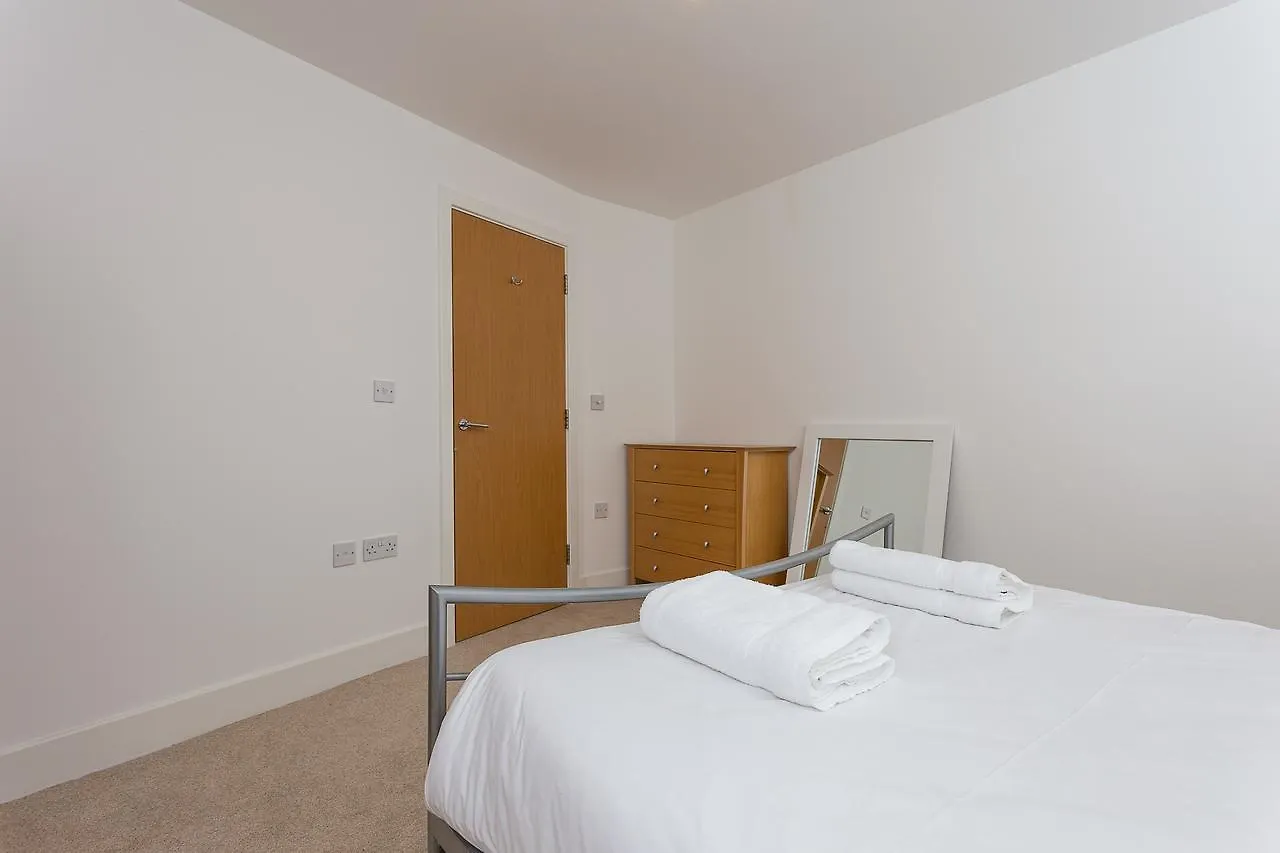 Spacious Flat With A Great View Of The Shard 런던 아파트