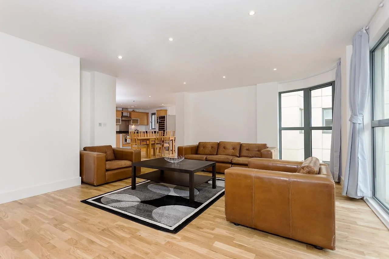 Spacious Flat With A Great View Of The Shard 런던